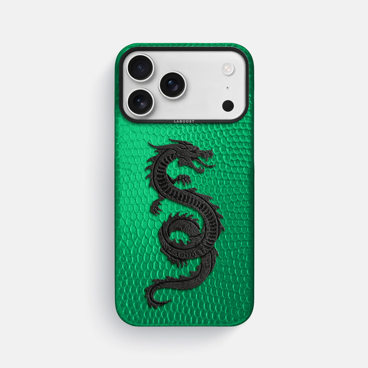 Classic Case With Carbon Dragon For iPhone 17 Pro Max In Lizard -1 | Apple-Green-Black