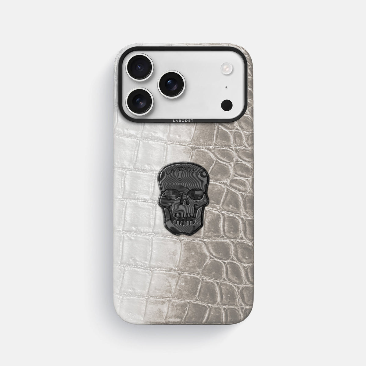 Classic Case With Carbon Skull For iPhone 18 Pro Max In Himalayan Crocodile -1 | Grey-Black