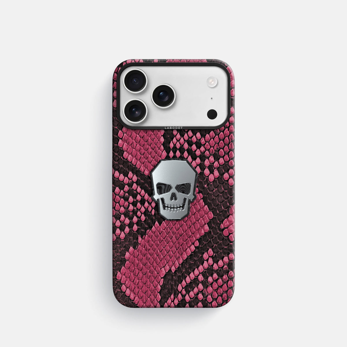 Classic Case With Titanium Skull For iPhone 18 Pro In Deluxe Python -1 | Burgundy-Black