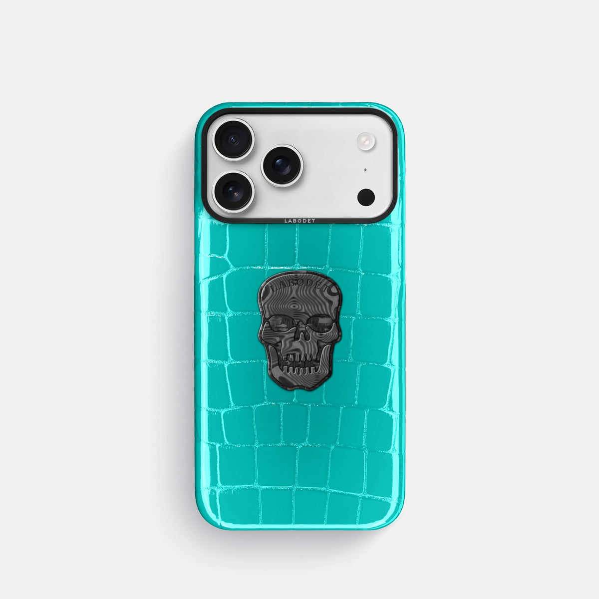 Classic Case With Carbon Skull For iPhone 18 Pro In Shiny Alligator -1 | Mint-Black