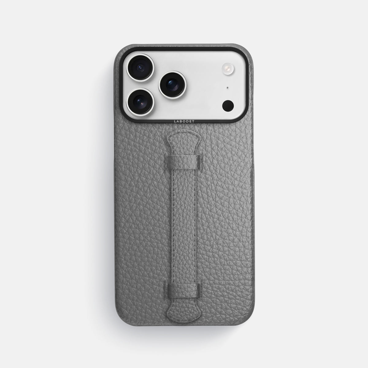 Center Handle For iPhone 17 Pro Max In Calf -1 | Souris-Black
