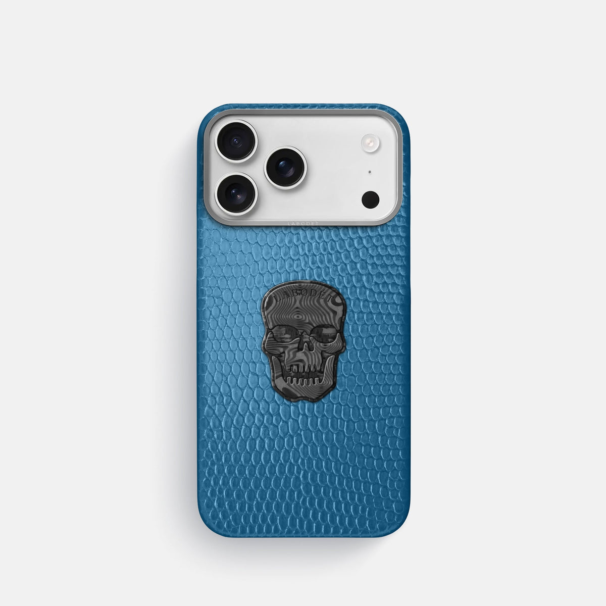 Classic Case With Carbon Skull For iPhone 18 Pro In Lizard -1 | Blue-Steel