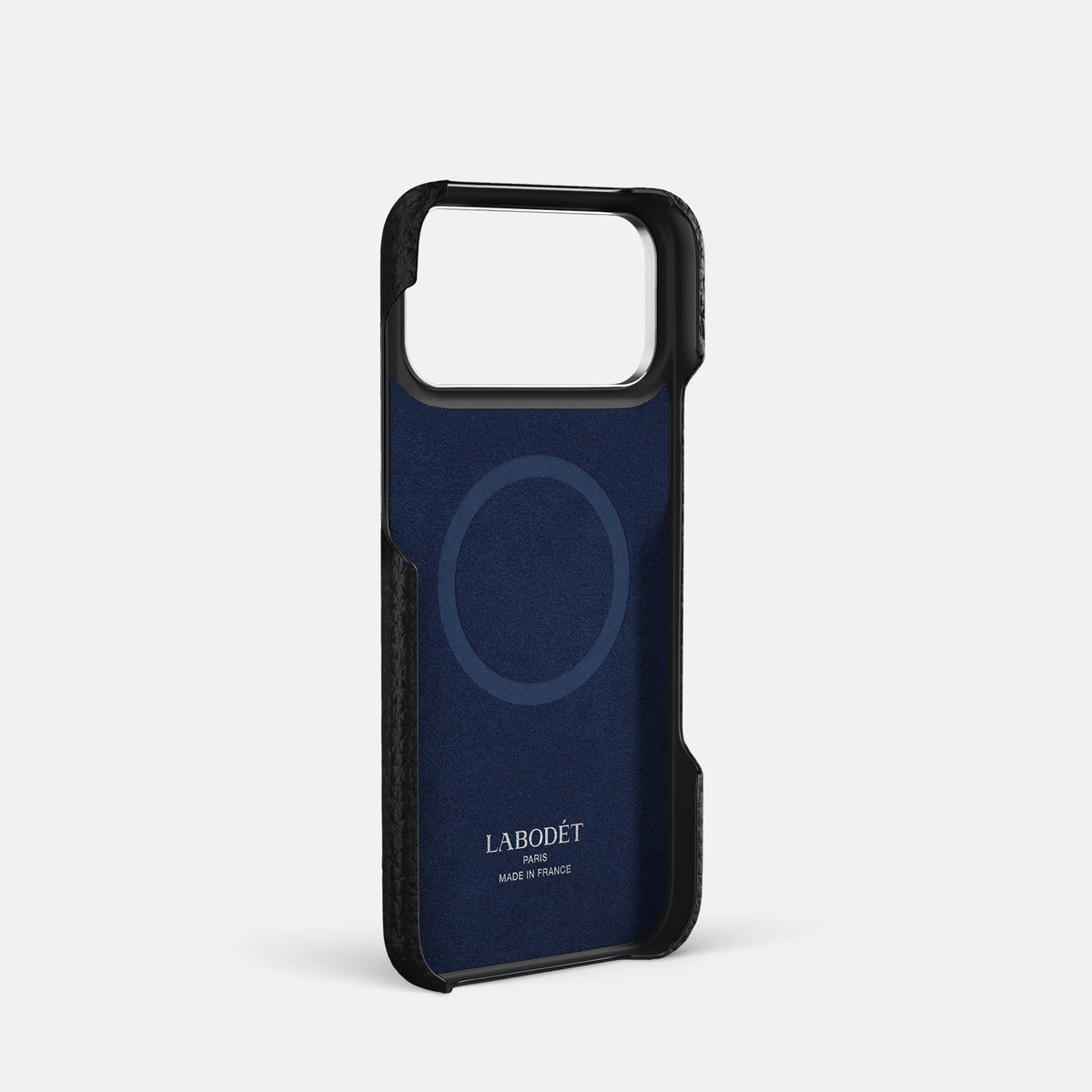Center Handle For iPhone 17 Pro In Calf -3 | Black-Steel