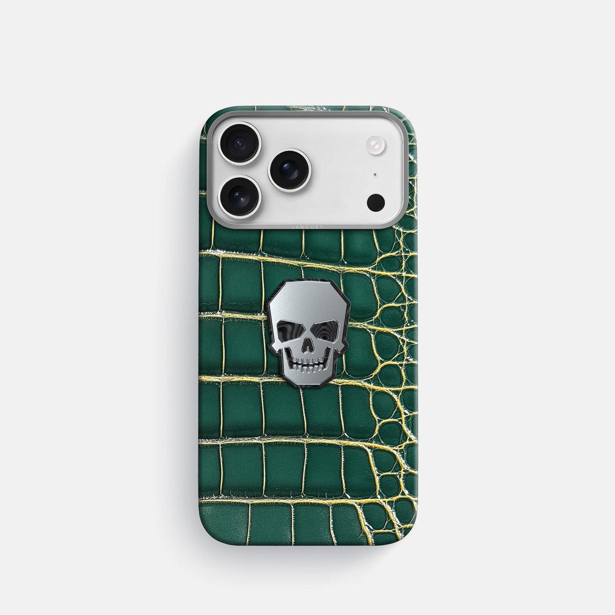 Classic Case With Titanium Skull For iPhone 18 Pro In Patina Alligator -1 | Cambridge-Steel
