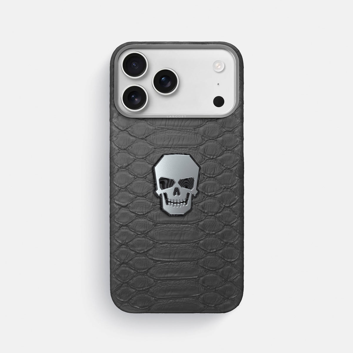 Classic Case With Titanium Skull For iPhone 18 Pro Max In Python -1 | Grey-Steel