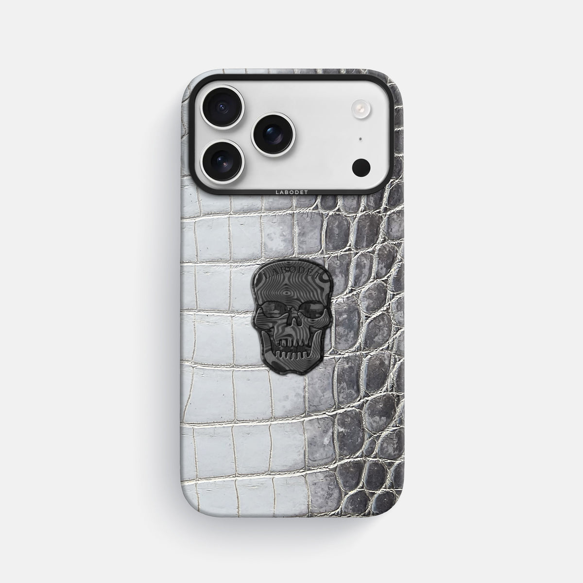 Classic Case With Carbon Skull For iPhone 17 Pro Max In Himalayan Crocodile -1 | Silver-Black