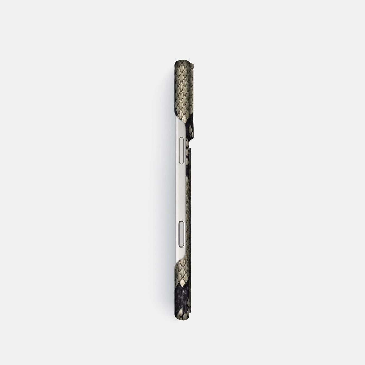 Classic Case With Carbon Dragon For iPhone 18 Pro In Deluxe Python -3 | Savannah-Steel