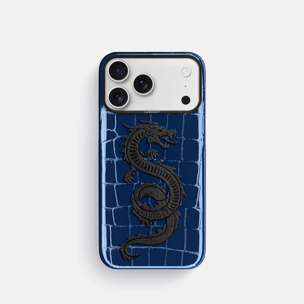 Classic Case With Carbon Dragon For iPhone 17 Pro In Shiny Alligator -1 | Mediterranean-Black