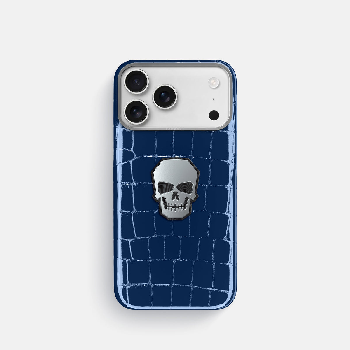 Classic Case With Titanium Skull For iPhone 17 Pro In Shiny Alligator -1 | Mediterranean-Steel