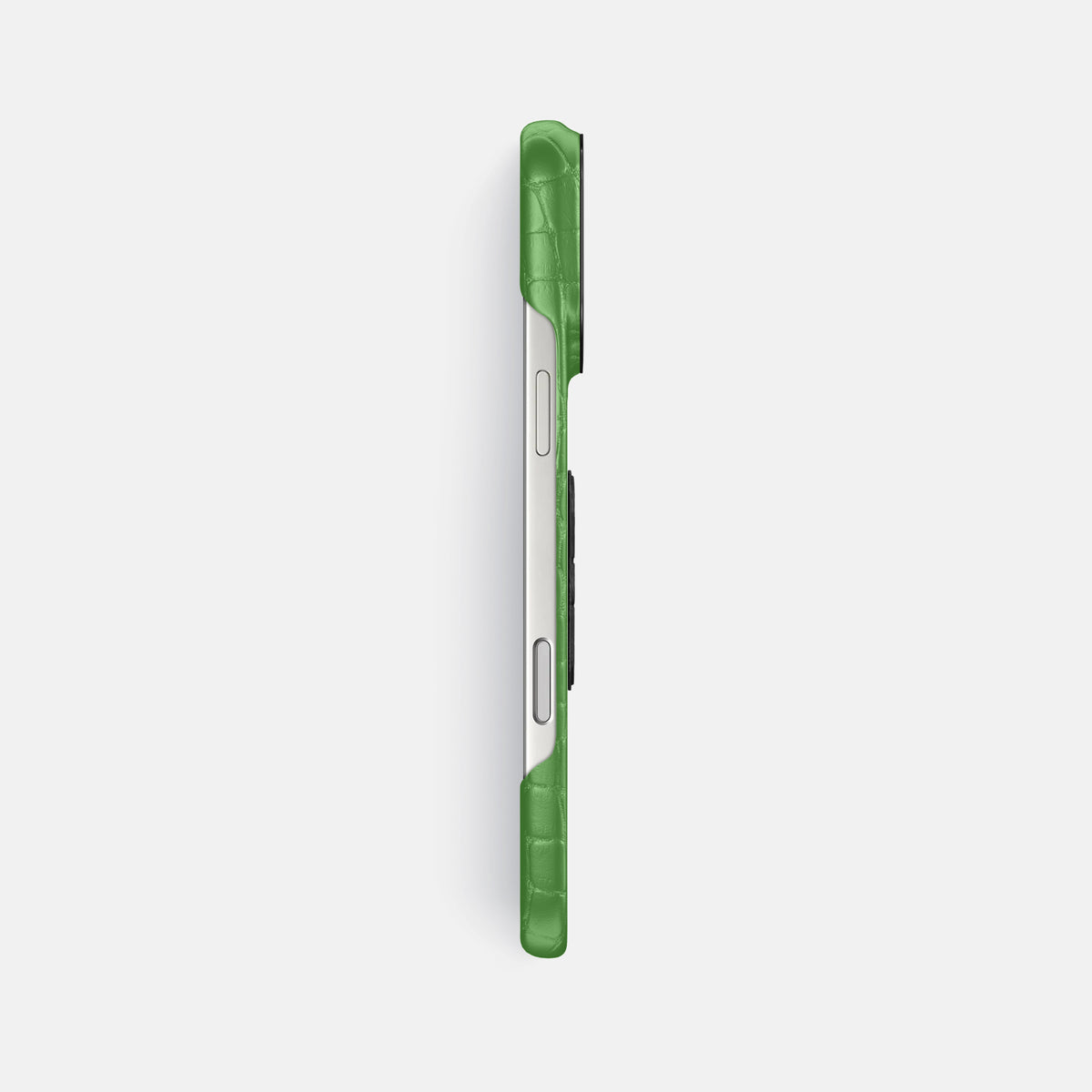 Classic Case With Carbon Skull For iPhone 17 Pro Max In Alligator -3 | Apple-Green-Black
