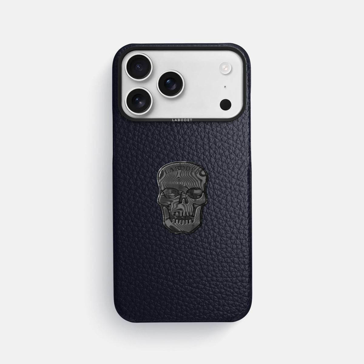 Classic Case With Carbon Skull For iPhone 18 Pro Max In Calf -1 | Marine-Black