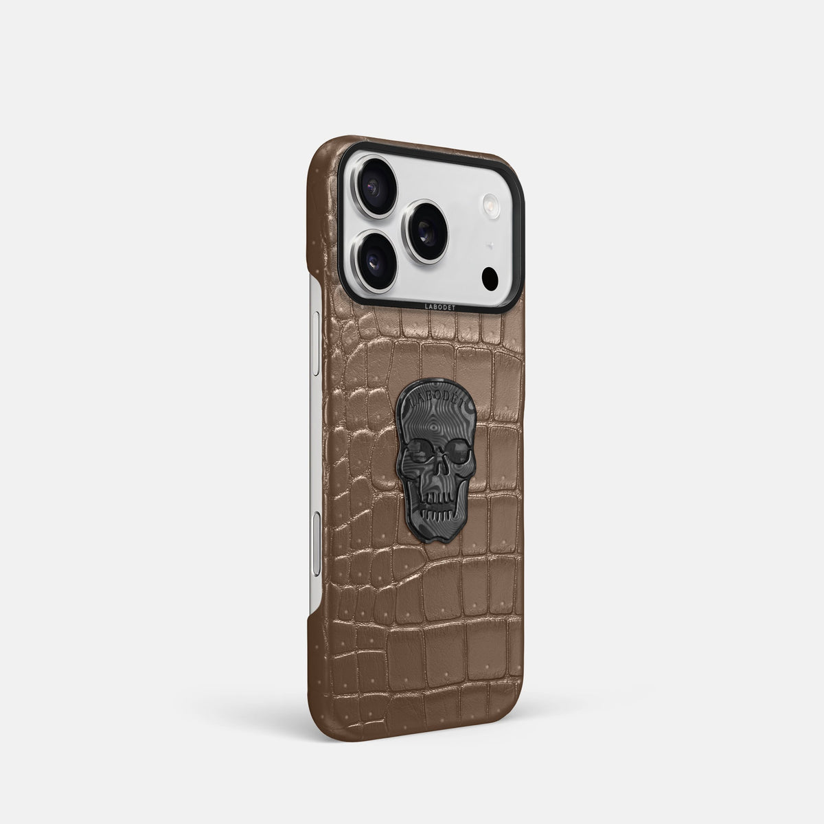 Classic Case With Carbon Skull For iPhone 18 Pro In Porosus Crocodile -2 | Fur-Brown-Black