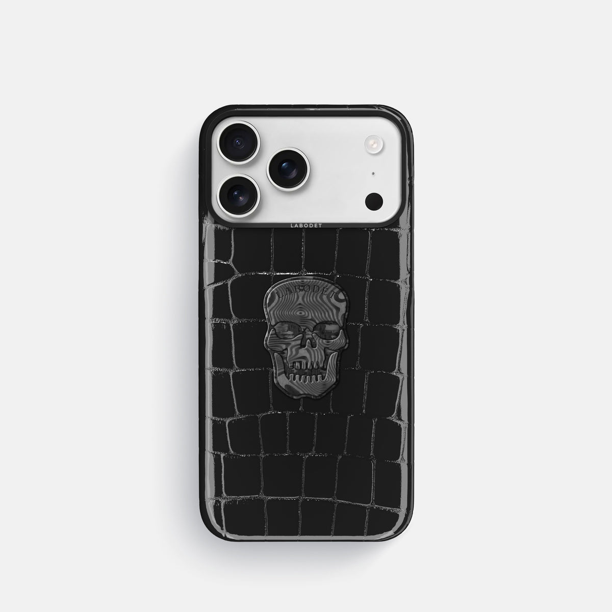 Classic Case With Carbon Skull For iPhone 17 Pro In Shiny Alligator -1 | Black-Black