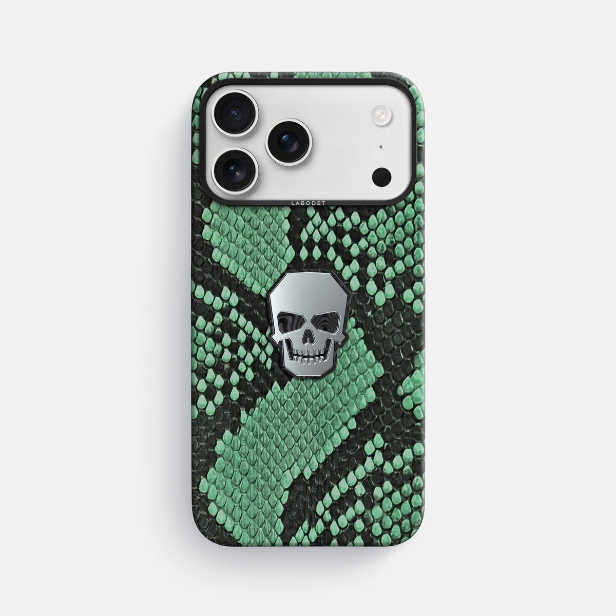 Classic Case With Titanium Skull For iPhone 18 Pro Max In Deluxe Python -1 | Forest-Green-Black