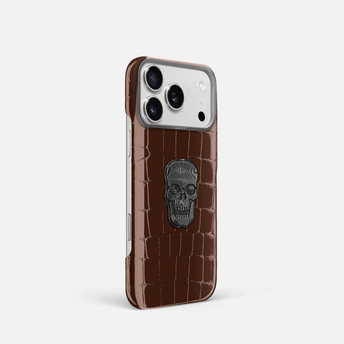 Classic Case With Carbon Skull For iPhone 18 Pro In Shiny Alligator -2 | Brown-Steel