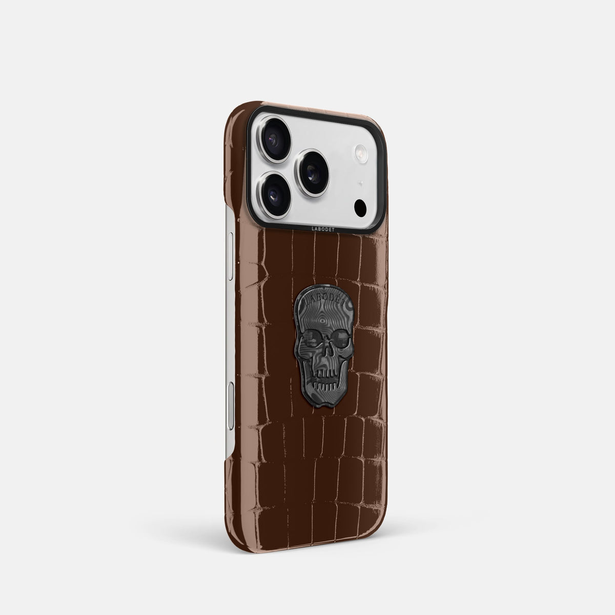 Classic Case With Carbon Skull For iPhone 18 Pro In Shiny Alligator -2 | Brown-Black