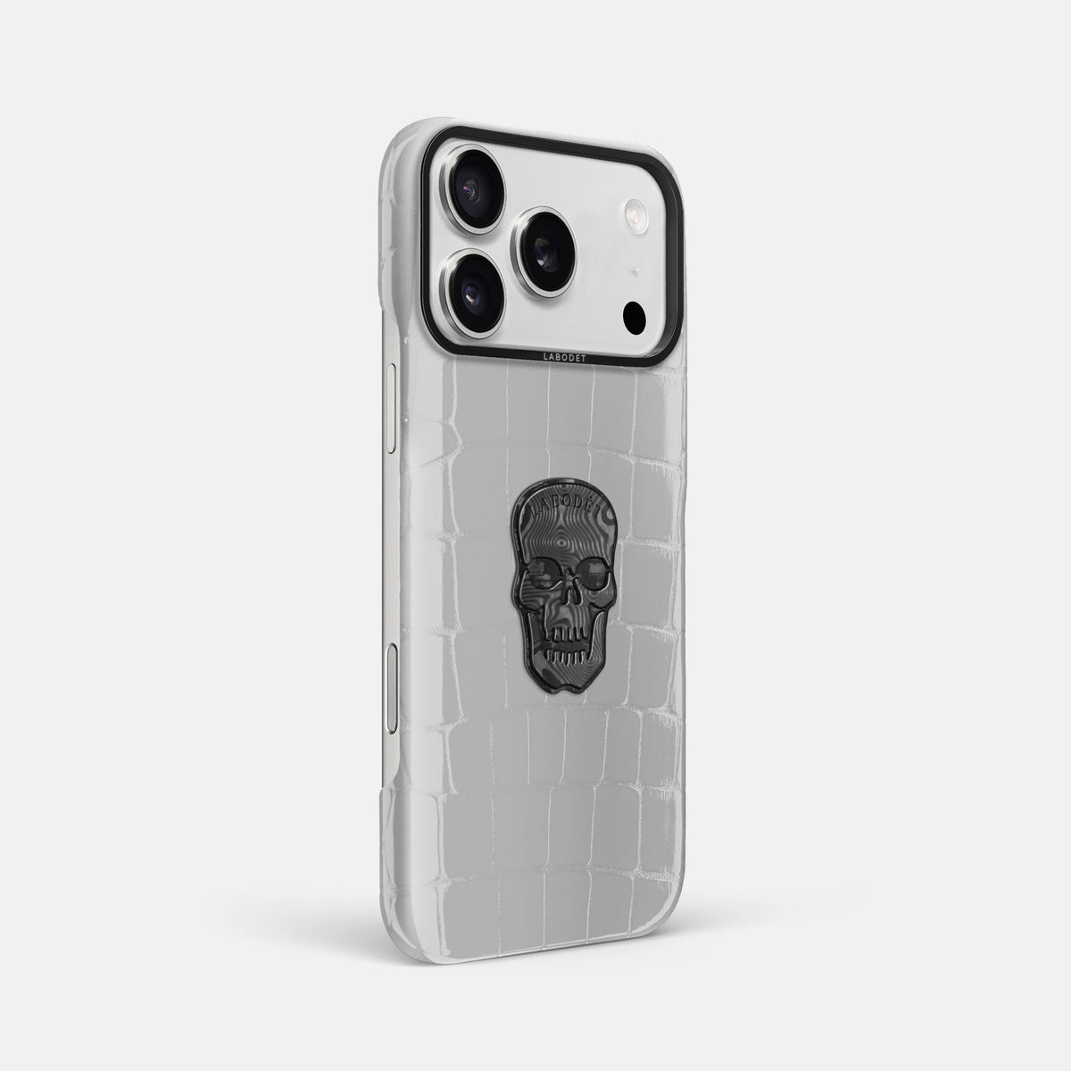 Classic Case With Carbon Skull For iPhone 18 Pro Max In Shiny Alligator -2 | White-Black