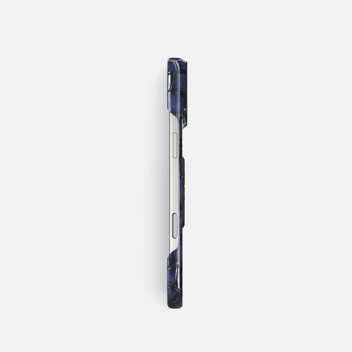 Classic Case With Carbon Skull For iPhone 18 Pro In Patina Alligator -3 | Havana-Blue-Black
