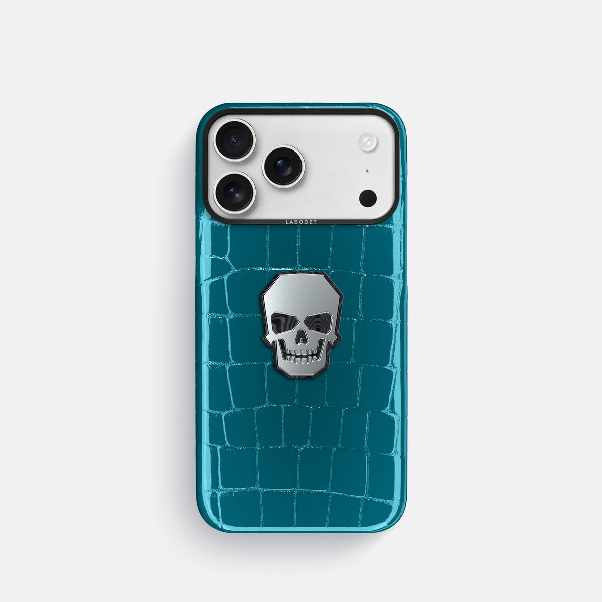 Classic Case With Titanium Skull For iPhone 17 Pro In Shiny Alligator -1 | Curacao-Black