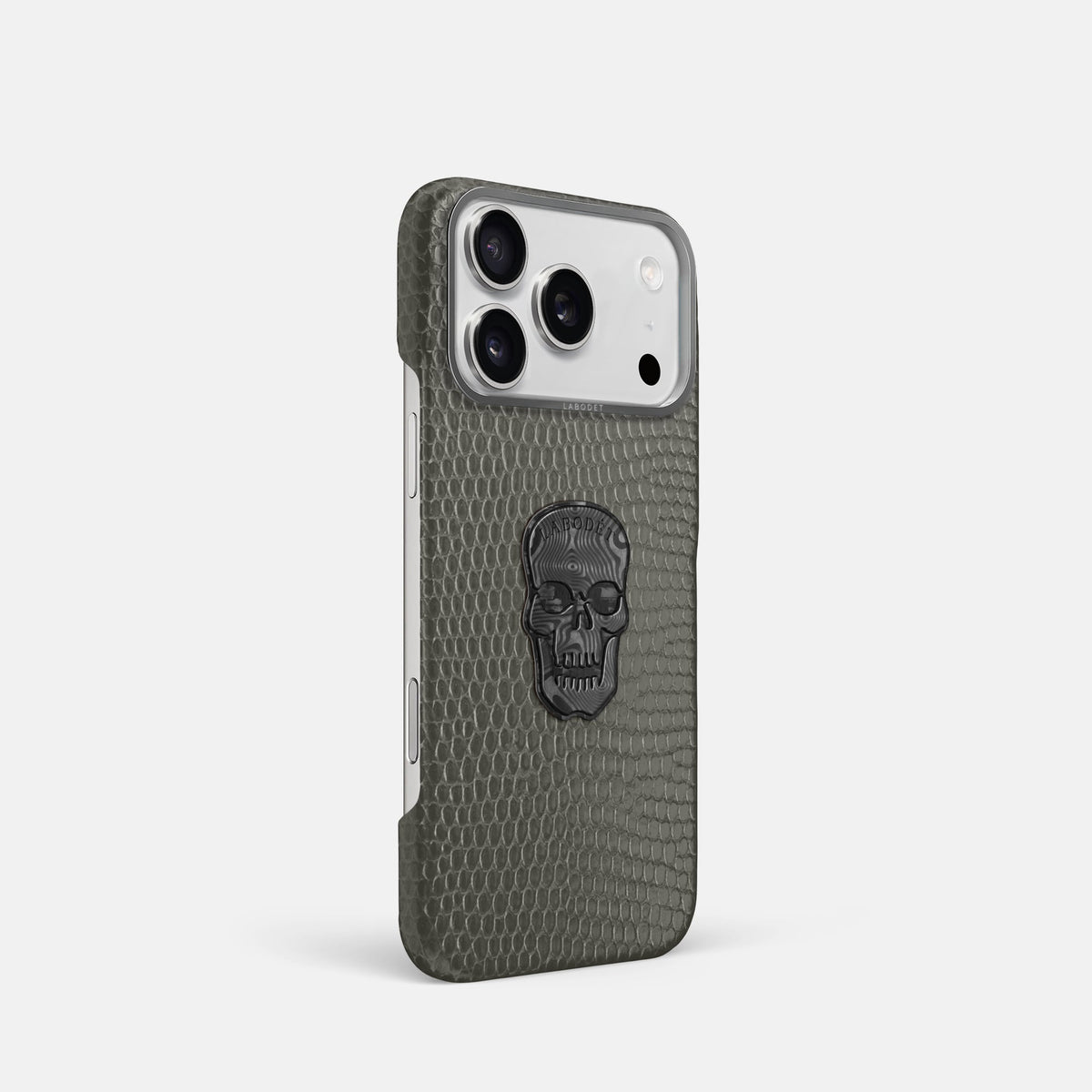 Classic Case With Carbon Skull For iPhone 18 Pro In Lizard -2 | Grey-Steel