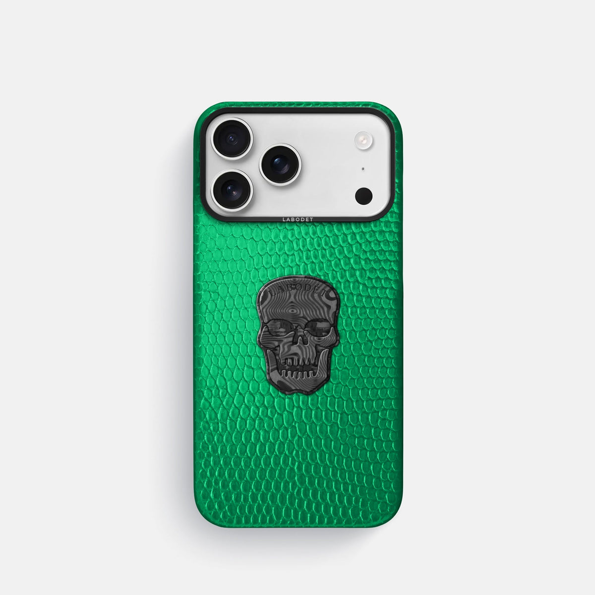Classic Case With Carbon Skull For iPhone 18 Pro In Lizard -1 | Apple-Green-Black
