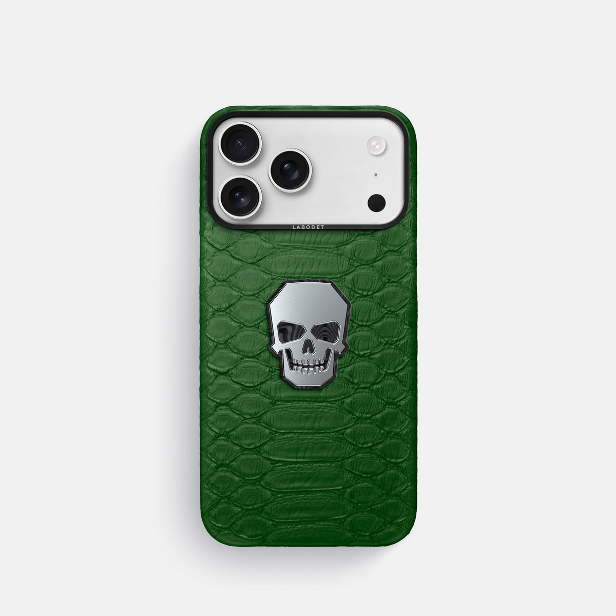 Classic Case With Titanium Skull For iPhone 17 Pro In Python -1 | Green-Black
