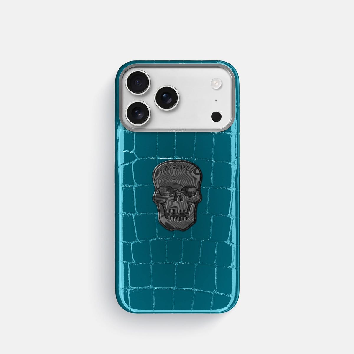 Classic Case With Carbon Skull For iPhone 18 Pro In Shiny Alligator -1 | Curacao-Steel