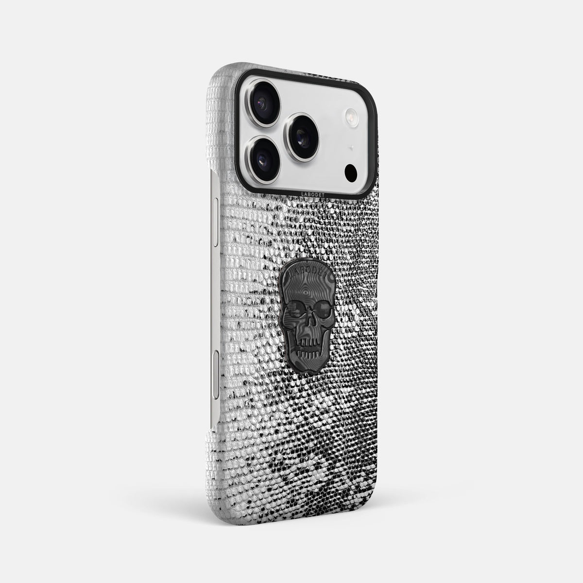 Classic Case With Carbon Skull For iPhone 18 Pro Max In Himalayan Lizard -2 | Dark-Black