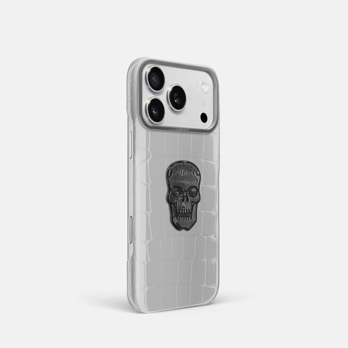 Classic Case With Carbon Skull For iPhone 18 Pro In Shiny Alligator -2 | White-Steel