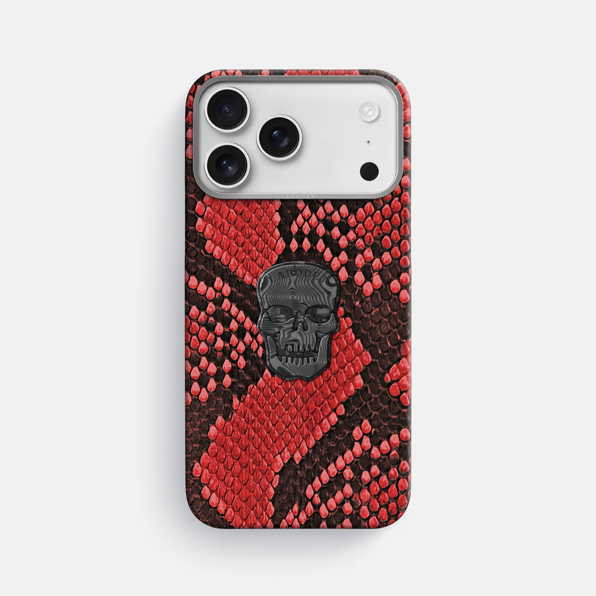 Classic Case With Carbon Skull For iPhone 18 Pro Max In Deluxe Python -1 | Red-Steel