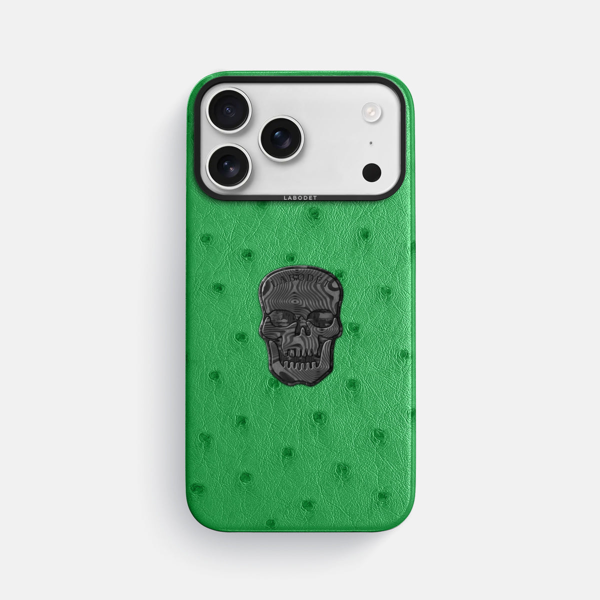 Classic Case With Carbon Skull For iPhone 17 Pro Max In Ostrich -1 | Kentucky-Green-Black