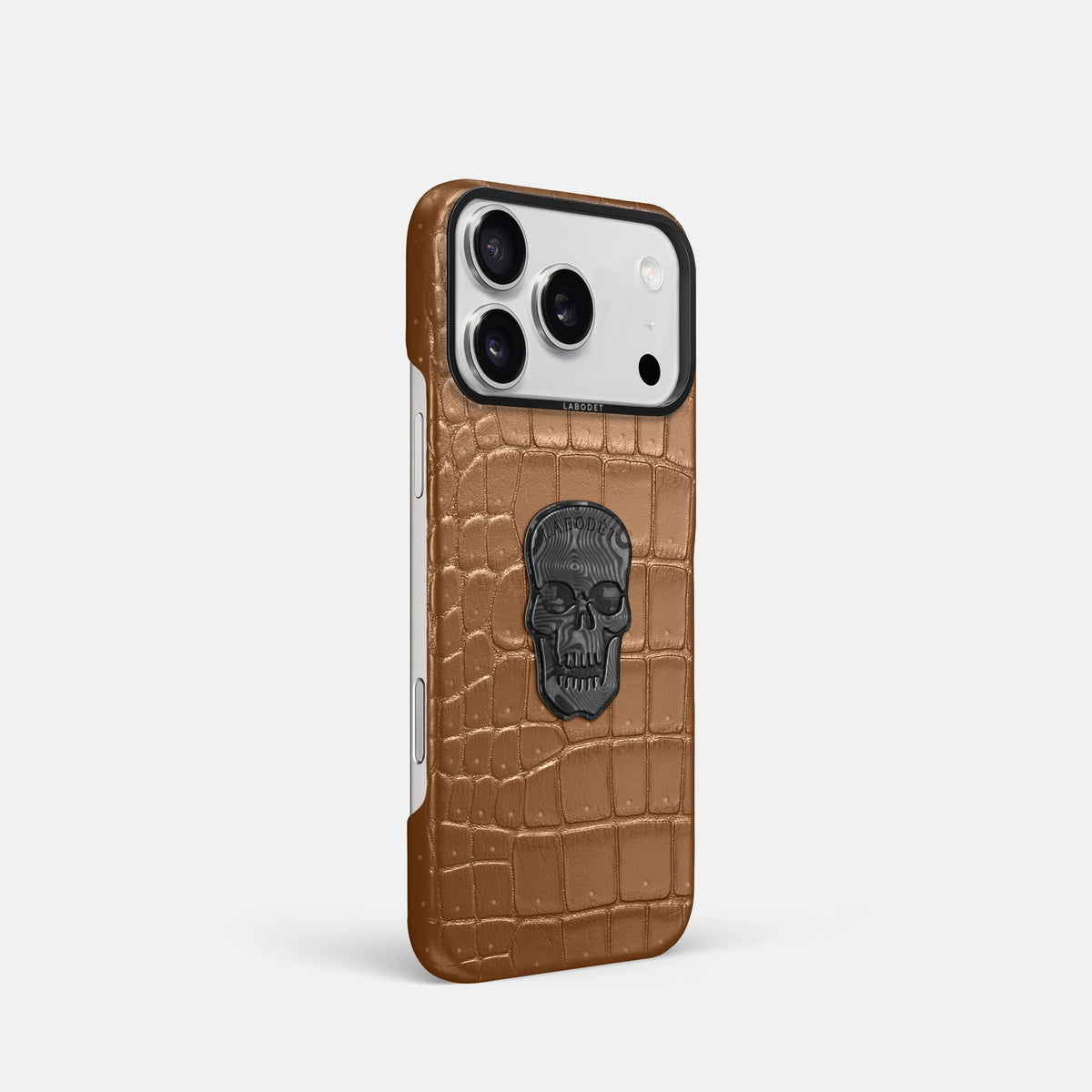 Classic Case With Carbon Skull For iPhone 18 Pro In Porosus Crocodile -2 | Milk-Chocolate-Black