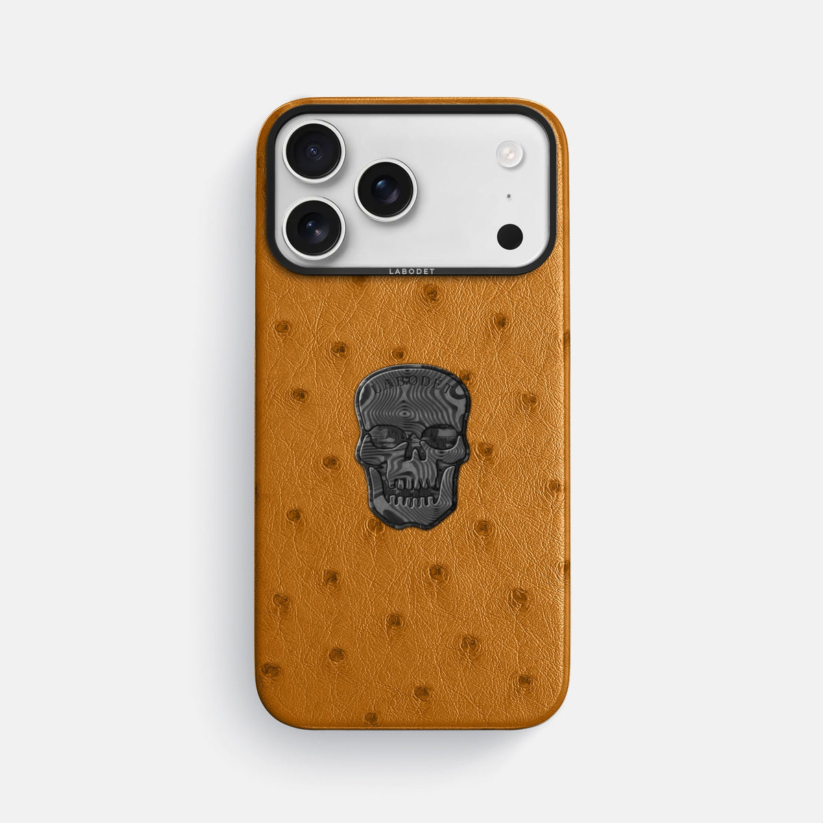 Classic Case With Carbon Skull For iPhone 18 Pro Max In Ostrich -1 | Chestnut-Black