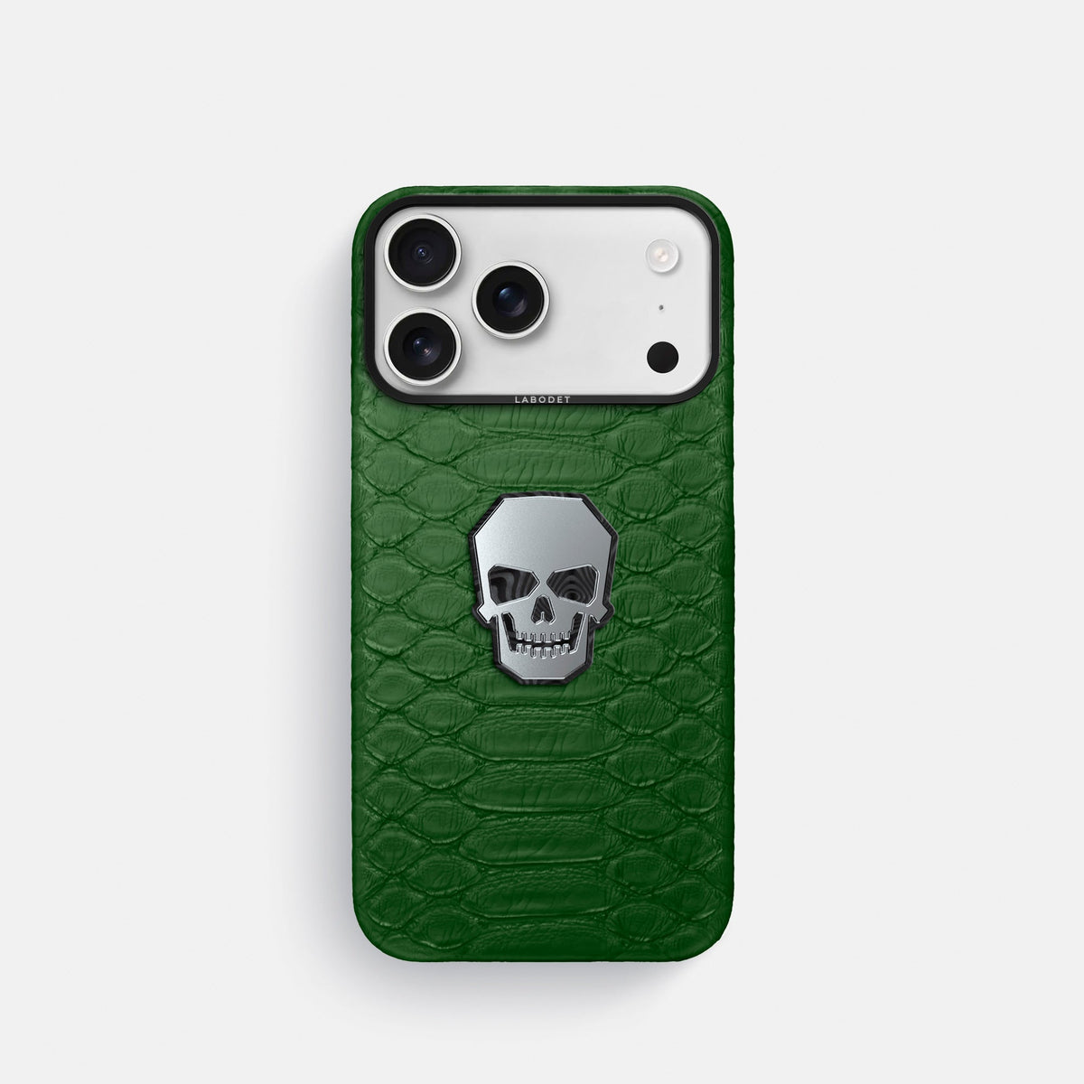 Classic Case With Titanium Skull For iPhone 18 Pro In Python -1 | Green-Black