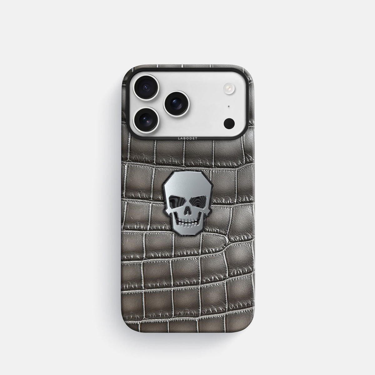 Classic Case With Titanium Skull For iPhone 18 Pro In Patina Alligator -1 | Grey-Black