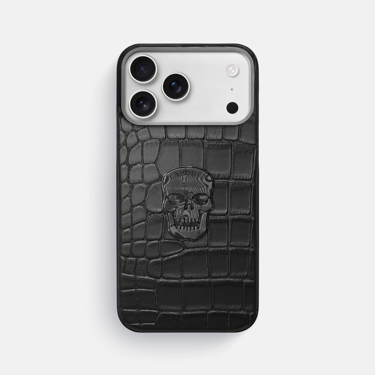Classic Case With Carbon Skull For iPhone 18 Pro Max In Alligator -1 | Black-Steel