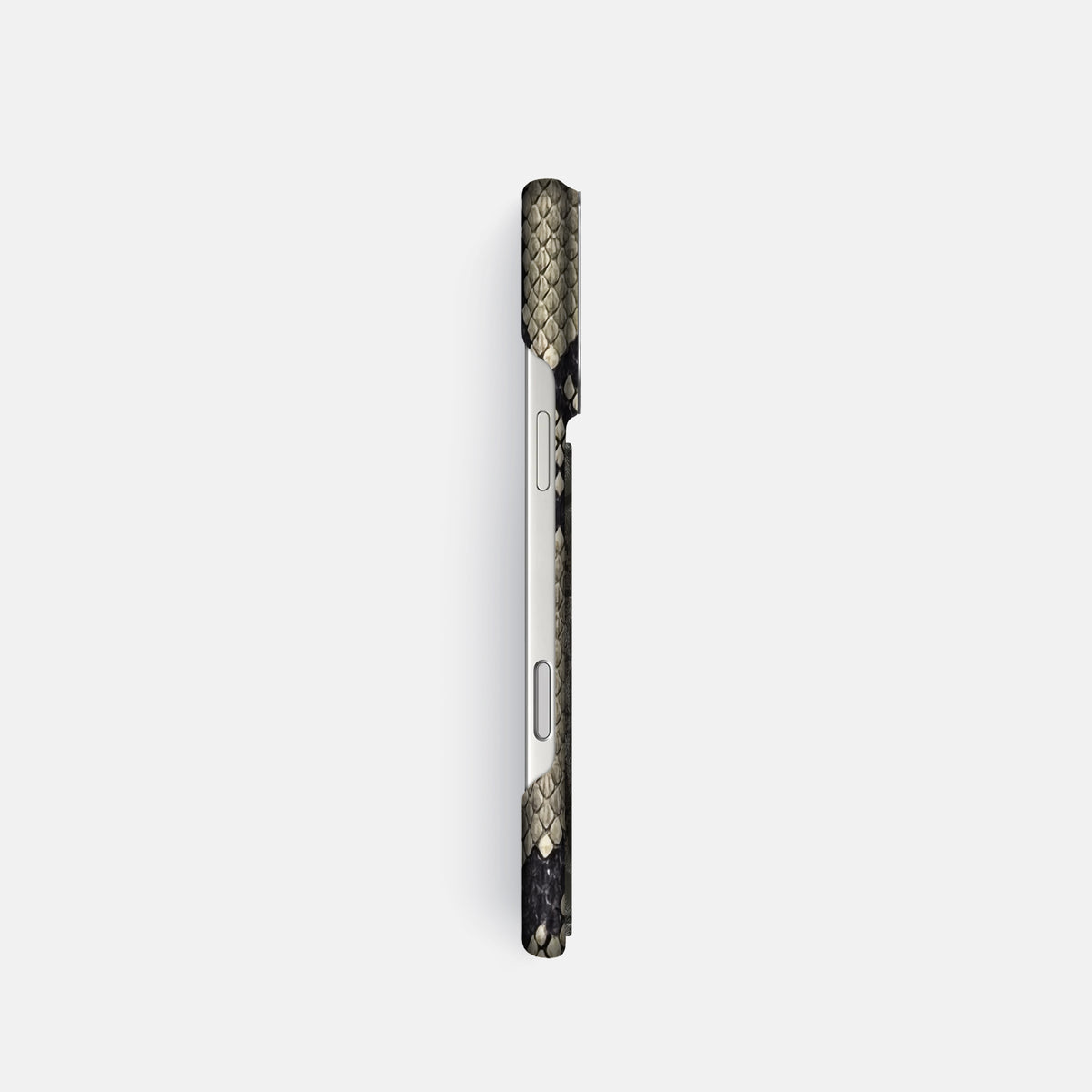 Classic Case With Carbon Dragon For iPhone 17 Pro In Deluxe Python -3 | Savannah-Steel