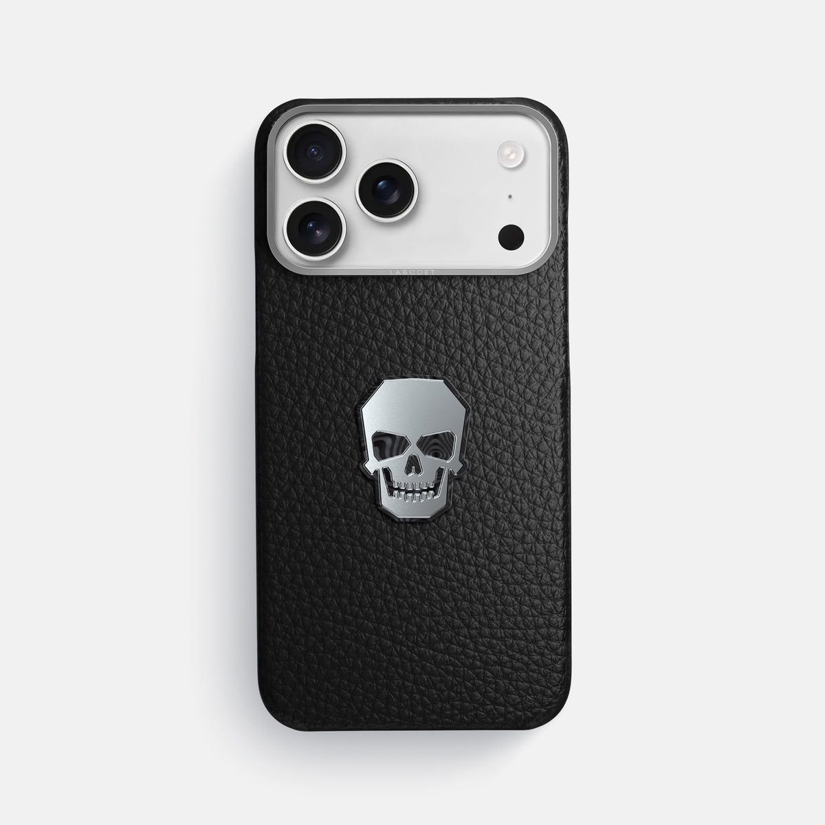 Classic Case With Titanium Skull For iPhone 17 Pro Max In Calf -1 | Black-Steel