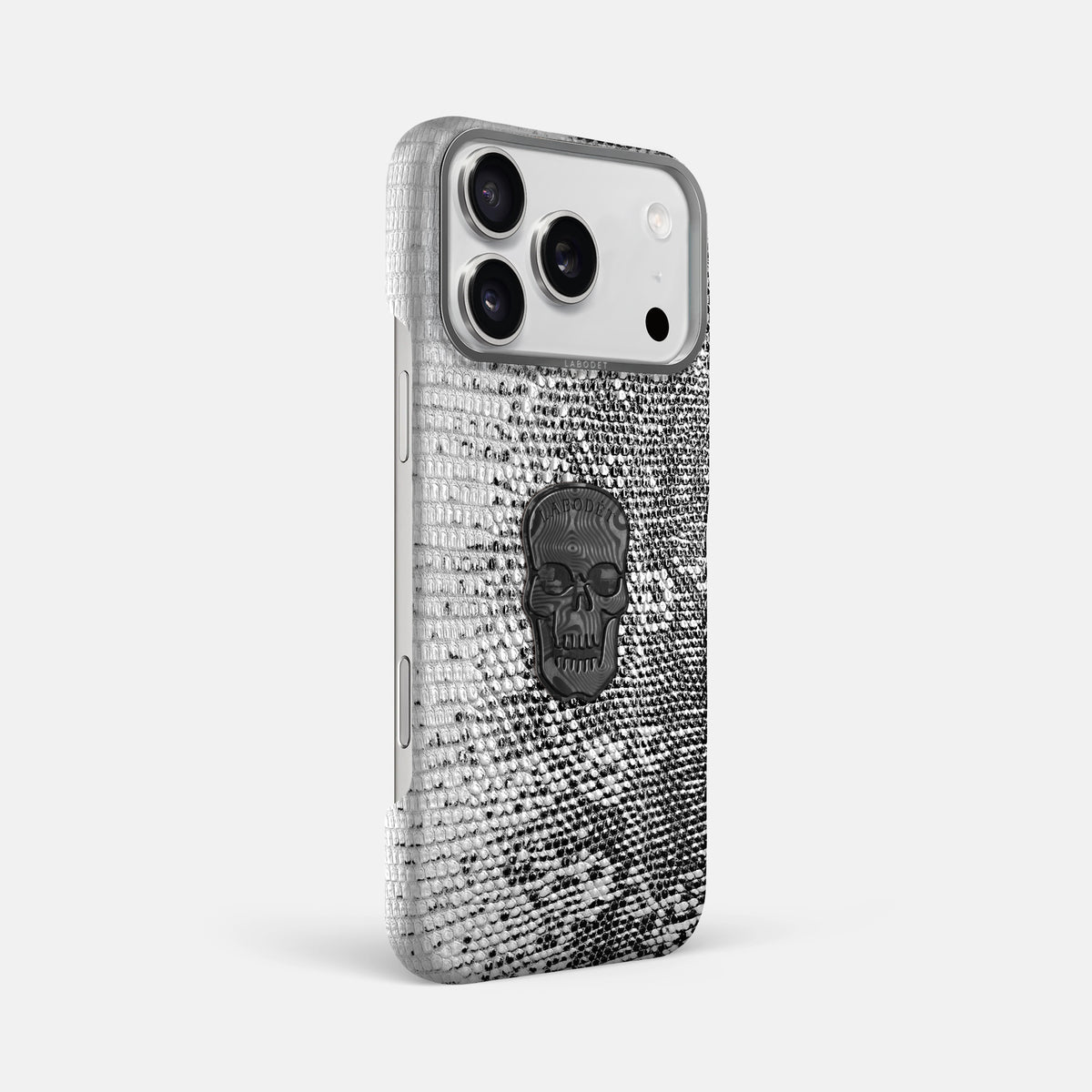 Classic Case With Carbon Skull For iPhone 17 Pro Max In Himalayan Lizard -2 | Dark-Steel