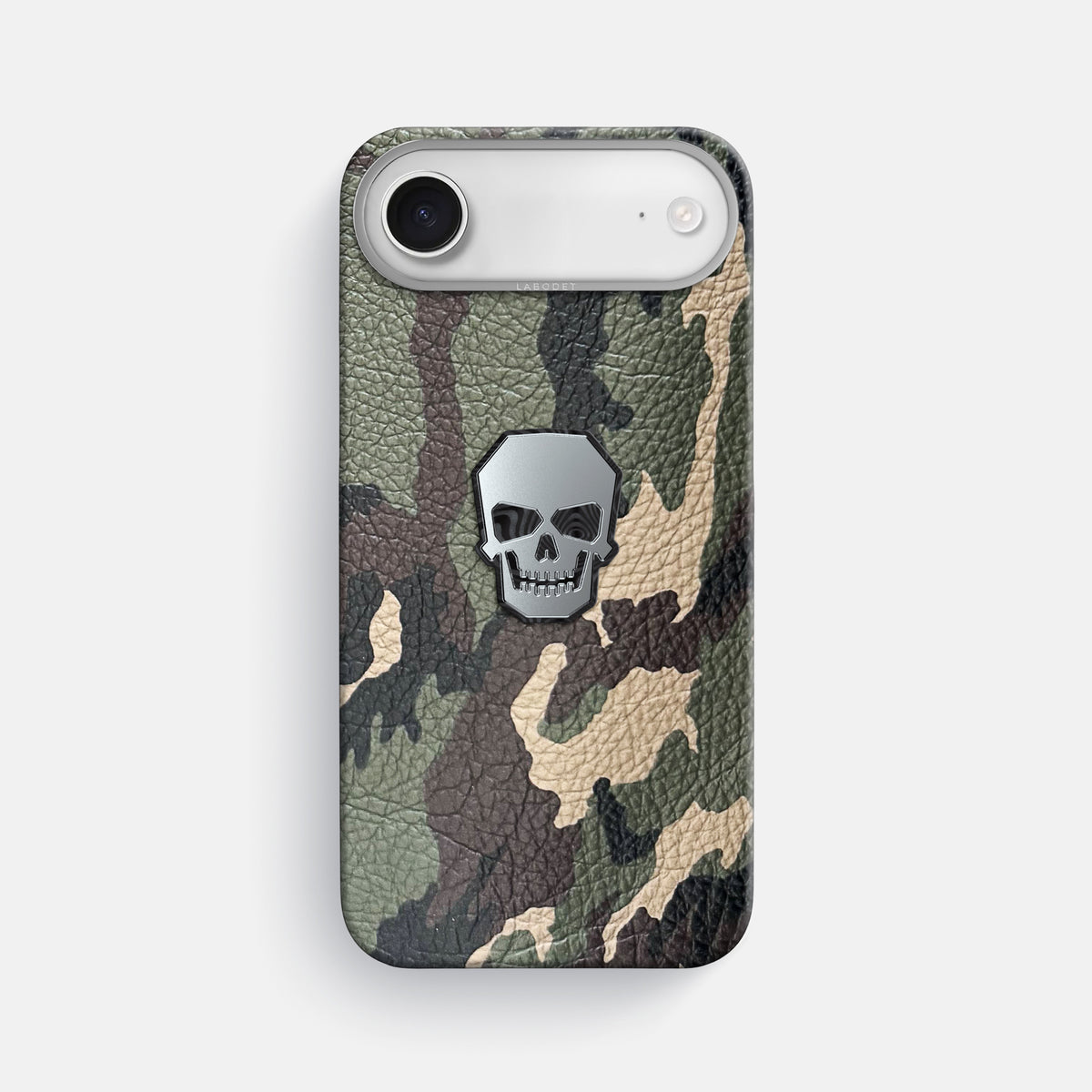 Classic Case With Titanium Skull For iPhone 17 Air In Calf -1 | Camouflage-Steel
