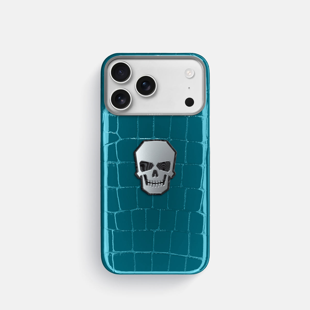 Classic Case With Titanium Skull For iPhone 17 Pro In Shiny Alligator -1 | Curacao-Steel