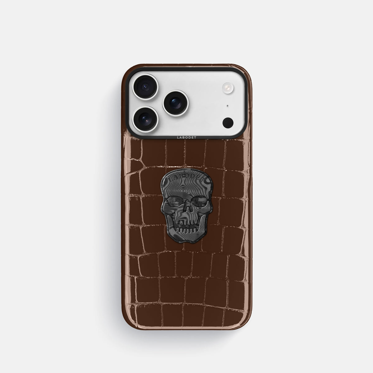 Classic Case With Carbon Skull For iPhone 17 Pro In Shiny Alligator -1 | Brown-Black