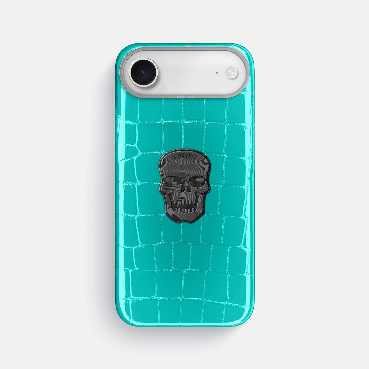 Classic Case With Carbon Skull For iPhone 17 Air In Shiny Alligator -1 | Mint-Steel