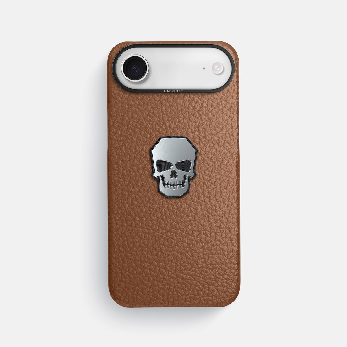 Classic Case With Titanium Skull For iPhone 17 Air In Calf -1 | Caramel-Black