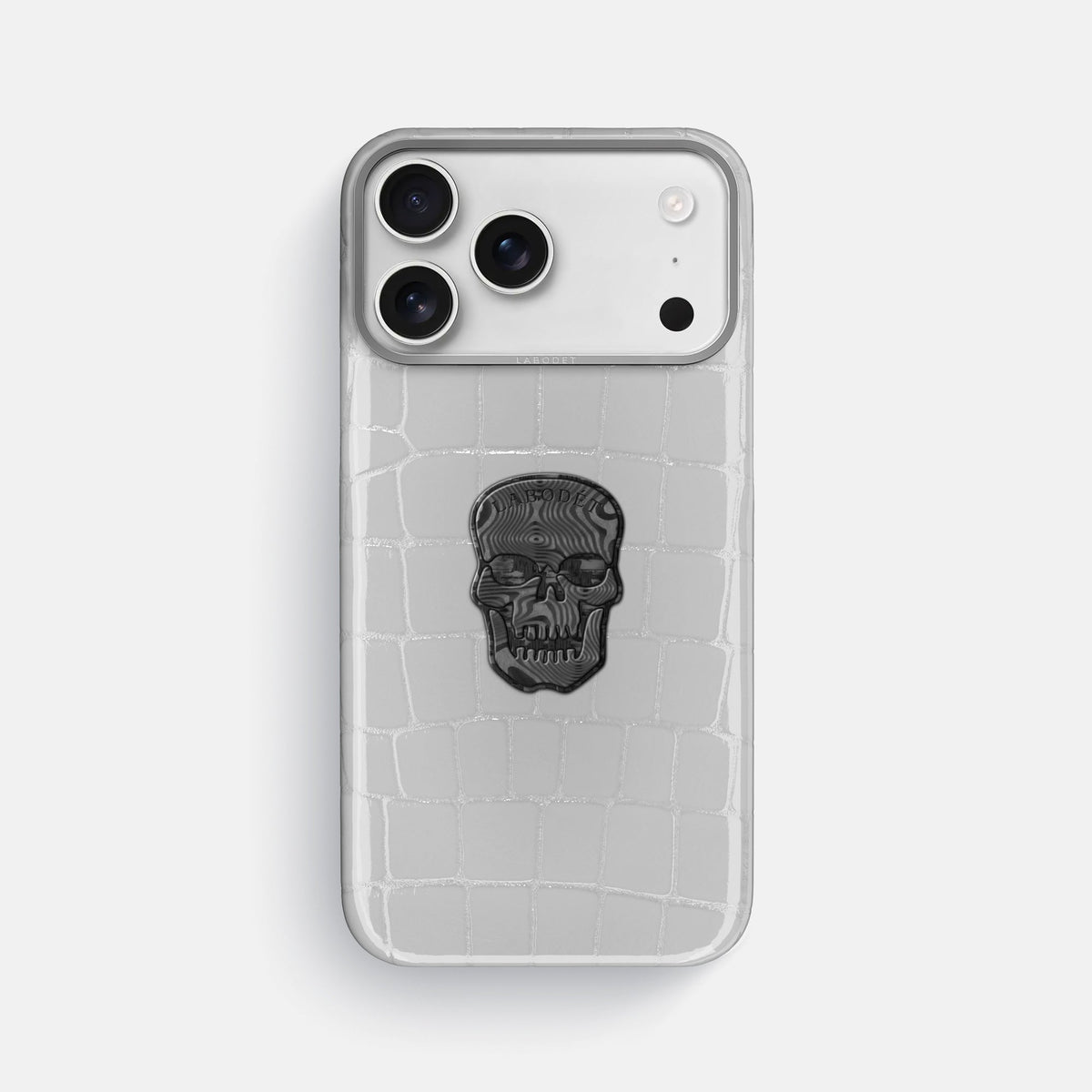 Classic Case With Carbon Skull For iPhone 18 Pro Max In Shiny Alligator -1 | White-Steel
