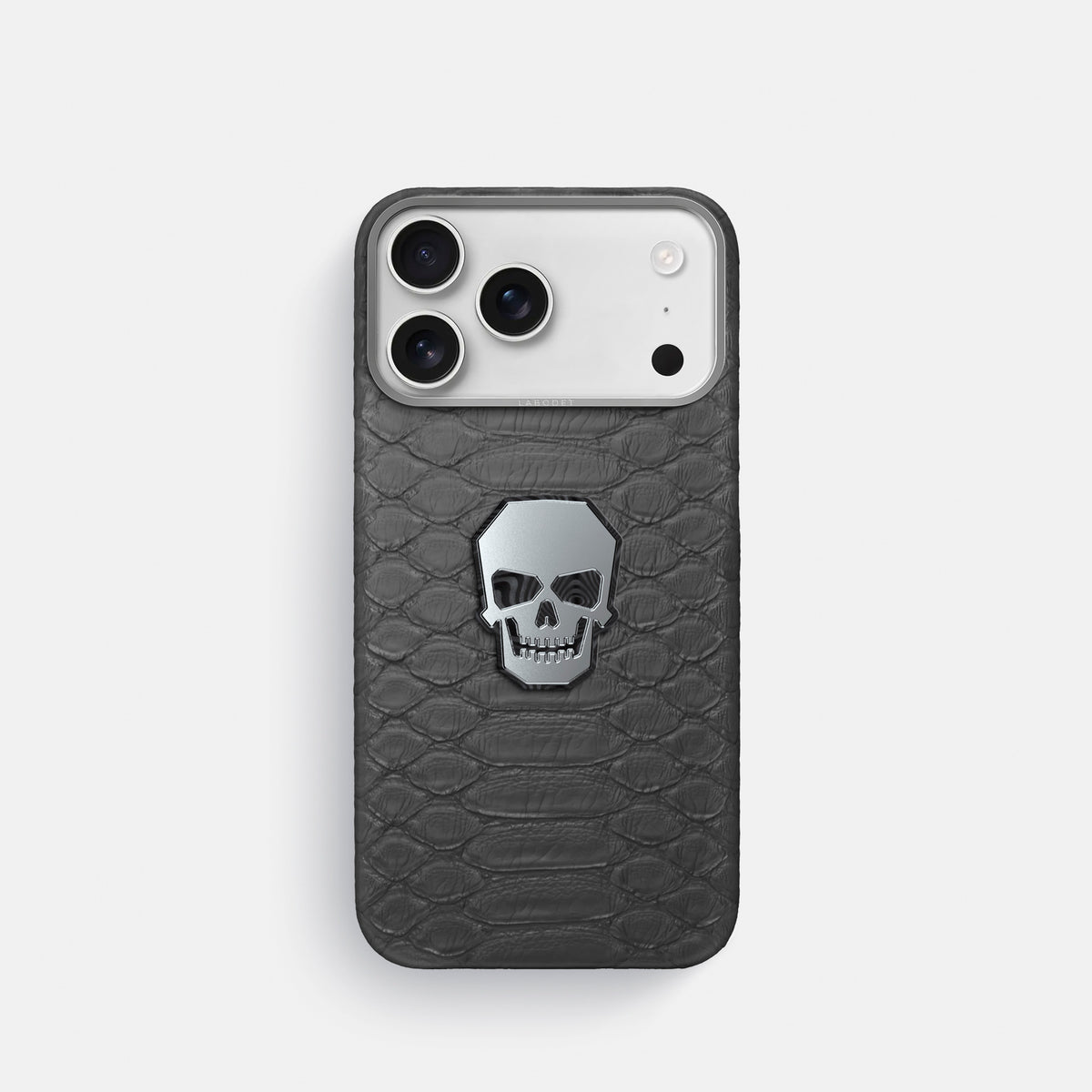 Classic Case With Titanium Skull For iPhone 17 Pro In Python -1 | Grey-Steel