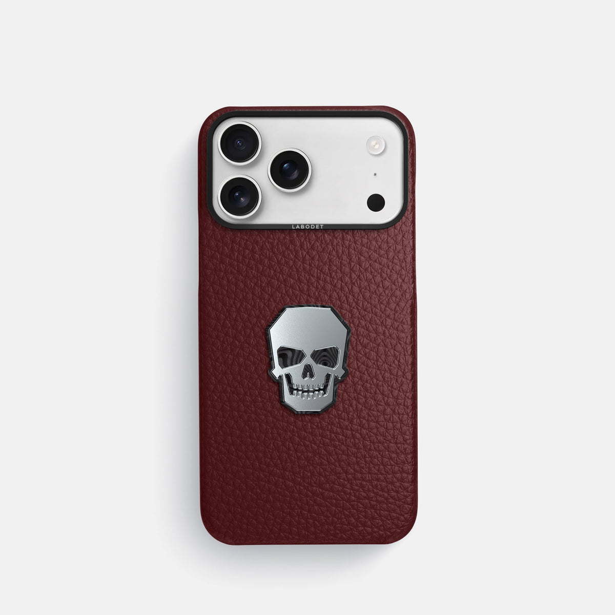 Classic Case With Titanium Skull For iPhone 18 Pro In Calf -1 | Bordeaux-Black