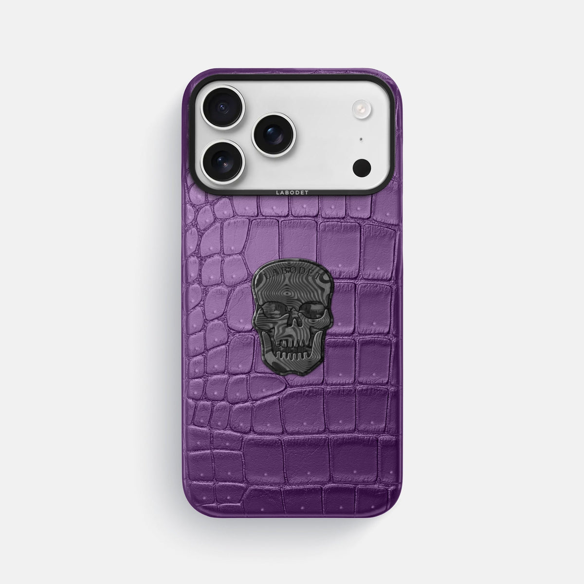 Classic Case With Carbon Skull For iPhone 18 Pro Max In Porosus Crocodile -1 | Purple-Black