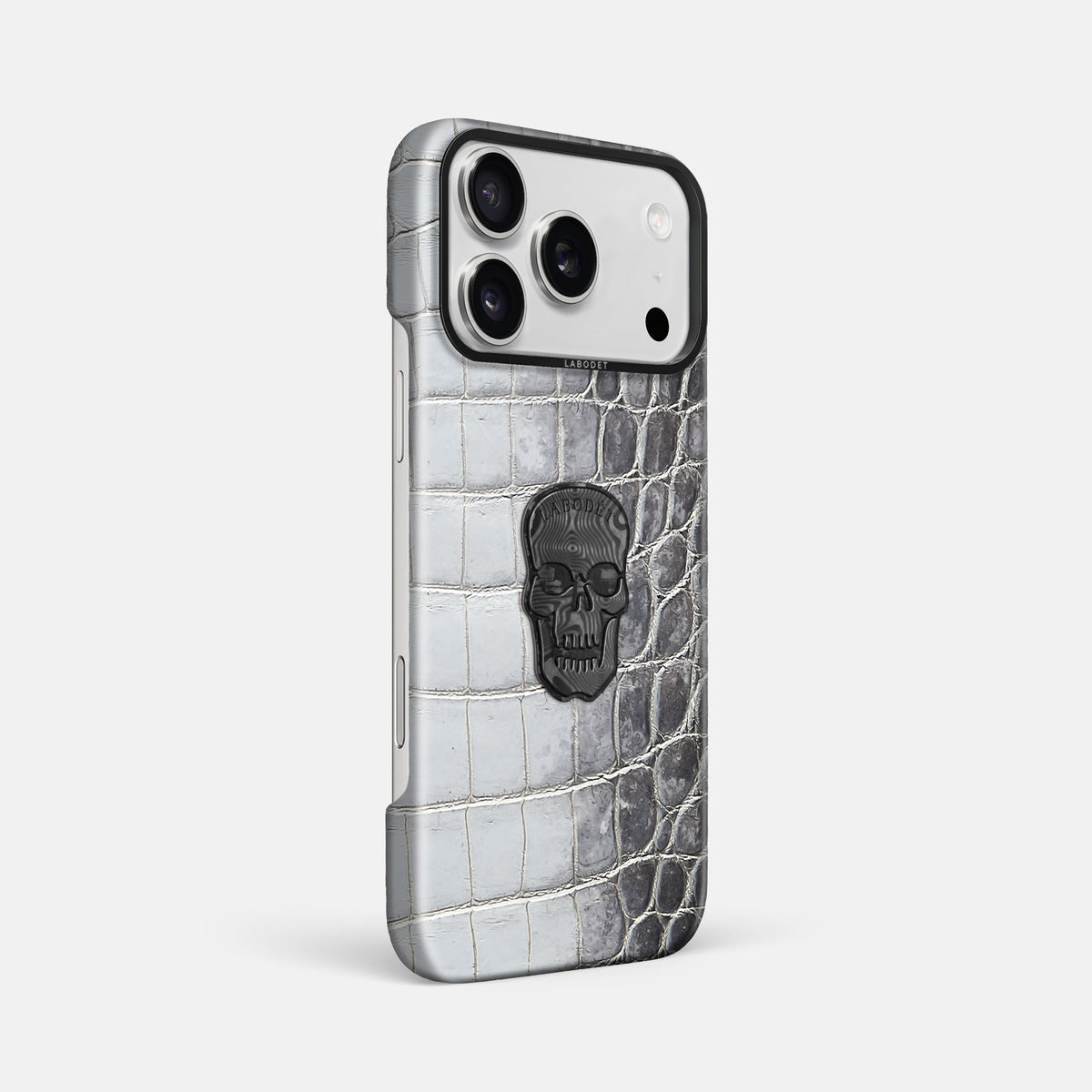 Classic Case With Carbon Skull For iPhone 18 Pro Max In Himalayan Crocodile -2 | Silver-Black