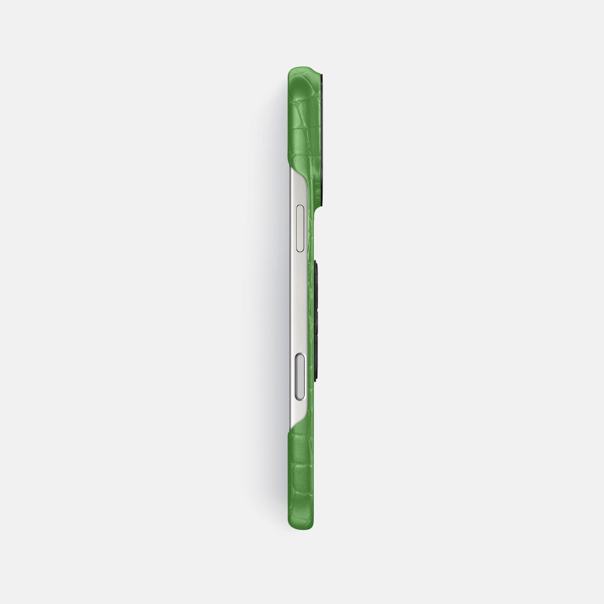 Classic Case With Carbon Skull For iPhone 18 Pro Max In Alligator -3 | Apple-Green-Black